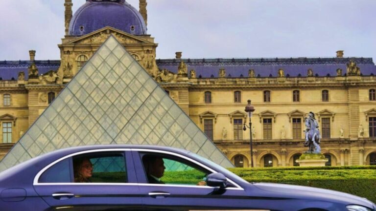 Paris Half-Day City Tour With a Private Driver