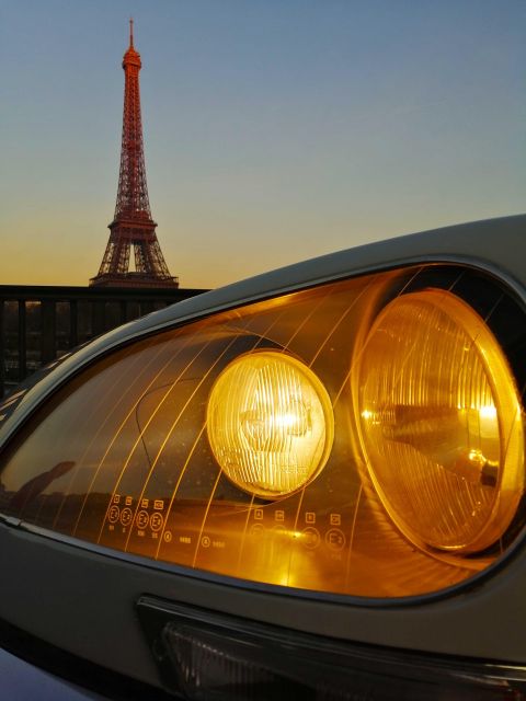 Paris: Private Guided Tour and Photos in a Vintage Citroën Ds.