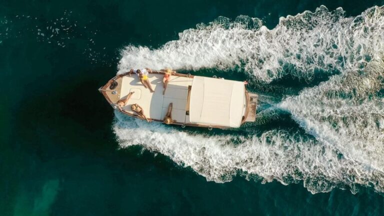 Polignano: Exclusive 2-Hour Boat Ride With Aperitif