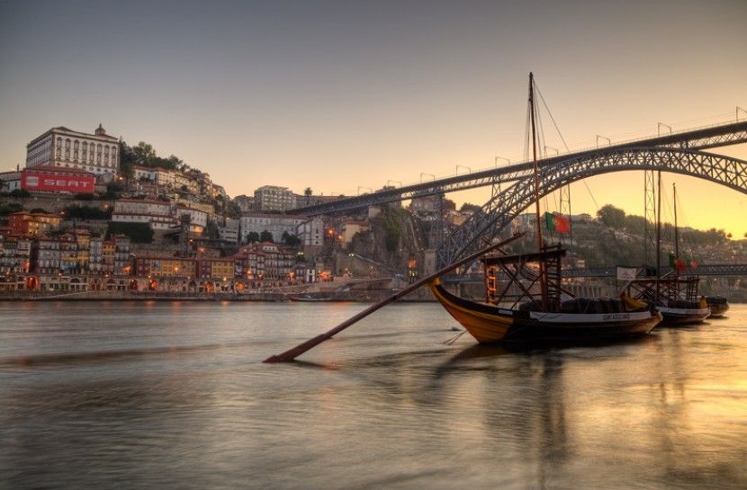 Porto: Full-Day All-Inclusive Private City Sightseeing Tour - Tour Description