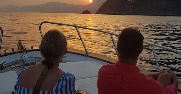 Private Sunset Boat Tour With Aperitif of Ligurian Goods