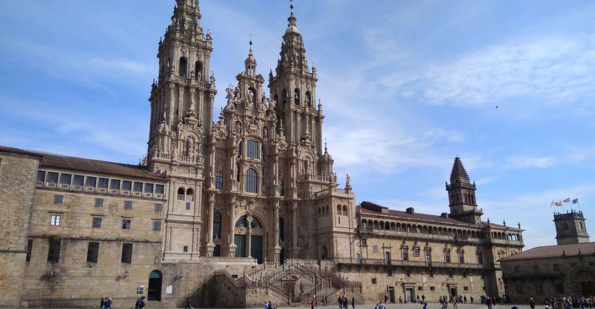 Santiago De Compostela & Valença - Private Tour From Porto - Tour Details