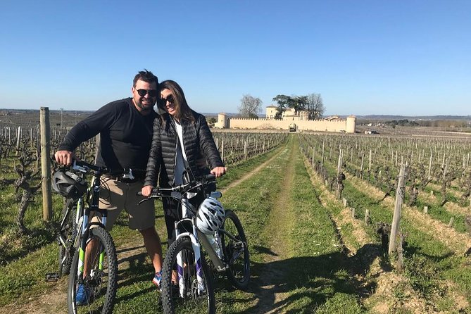 Sauternes Castle and Vineyard Guided Bike Tour  – France