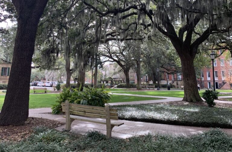 Savannah: Old Squares GPS Audio Guided Walking Tour