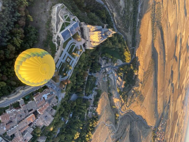 Segovia: Hot Air Balloon Flight With Picnic and Cava