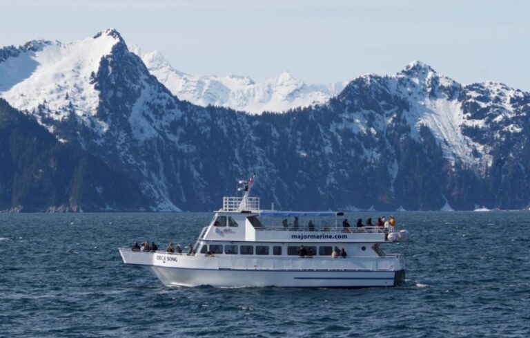 Seward: Spring Wildlife Guided Cruise With Coffee and Tea