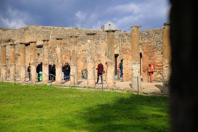 Small Group Guided Tour of Pompeii Led by an Archaeologist - Tour Details and Pricing