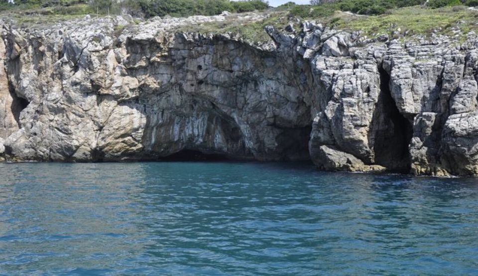 Sperlonga: Private Boat Tour to Gaeta With Pizza and Drinks - Tour Pricing and Duration
