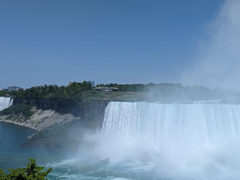 Toronto: Niagara Falls Evening Tour With Cruise and Dinner