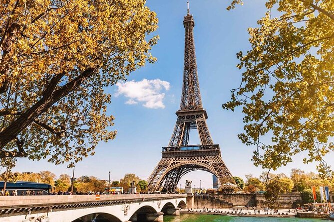 Two-Hour Paris Tour Including Short Walk and One Hour Seine Cruise