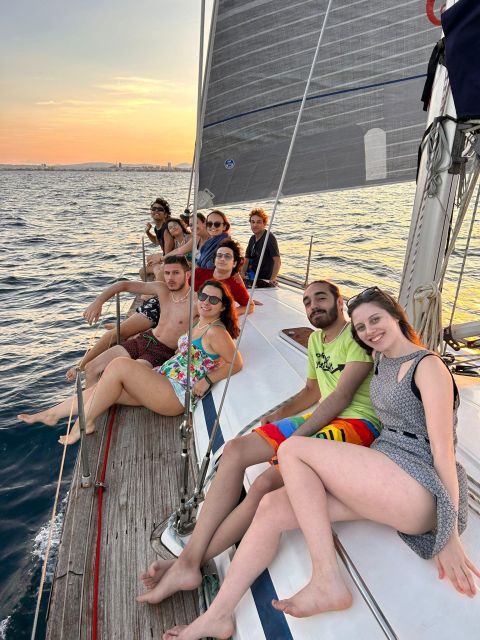 Valencia: Private Sailing on Sailboat (Group up to 8 People)