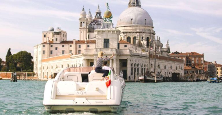 Venice: Yacht Cruise in Venice Lagoon