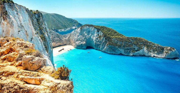 Zakynthos: Navagio Shipwreck and Blue Caves Bus & Boat Tour