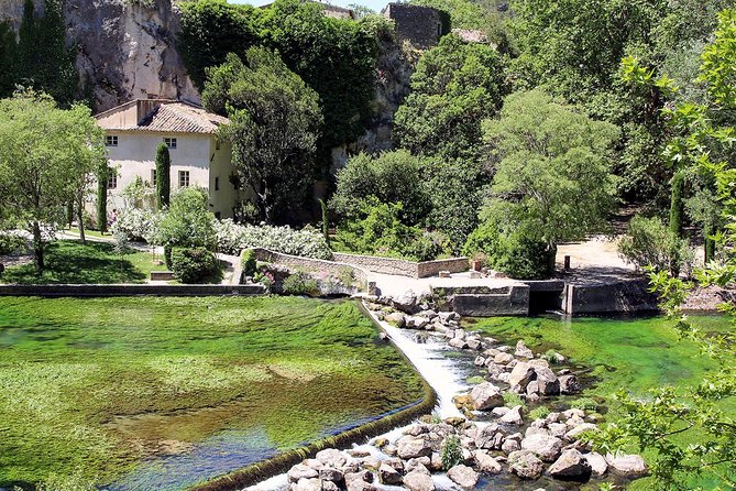 Avignon, Fontaine-De-Vaucluse & L'isle-Sur-La-Sorgue Flea Markets & Antiques - Traditional Villages Drive-Through