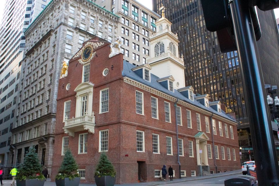 Boston: City History and Highlights Audio App Walking Tour - Historical Landmarks