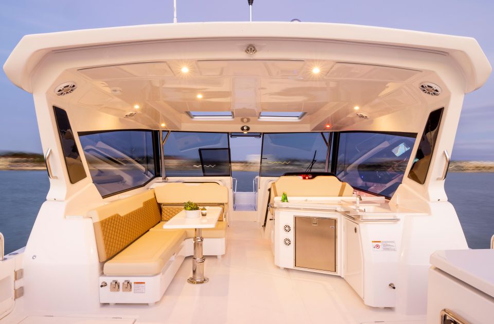 Cannigione: Aquila 36 Catamaran Daycruiser Rental - Activity Description and Features
