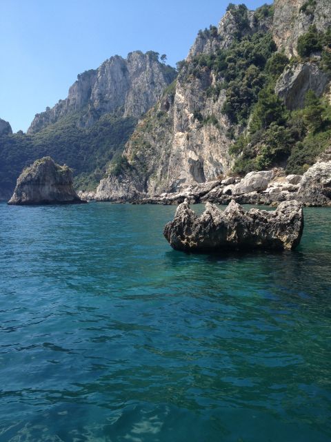 Capri Private Full-Day Boat Tour From Sorrento - Itinerary Highlights