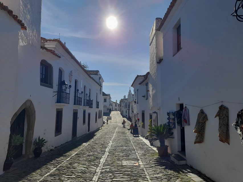ÉVORA AND MONSARAZ FULL DAY PRIVATE TOUR BY CAR - Activities