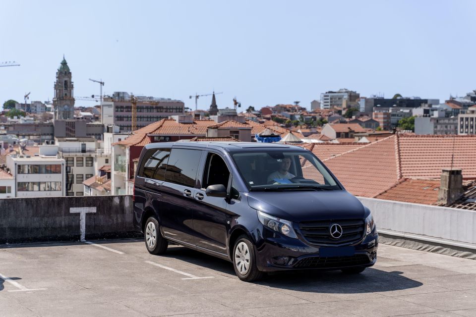 Exclusive Private Transfer Gaia - Porto Airport - Multilingual Drivers and Pickup