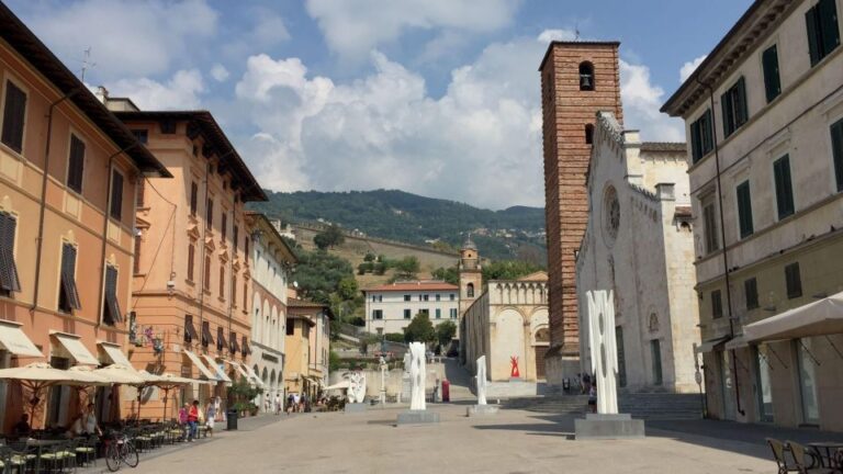Explore the Wonders of Carrara and Tuscan Coast From Lucca