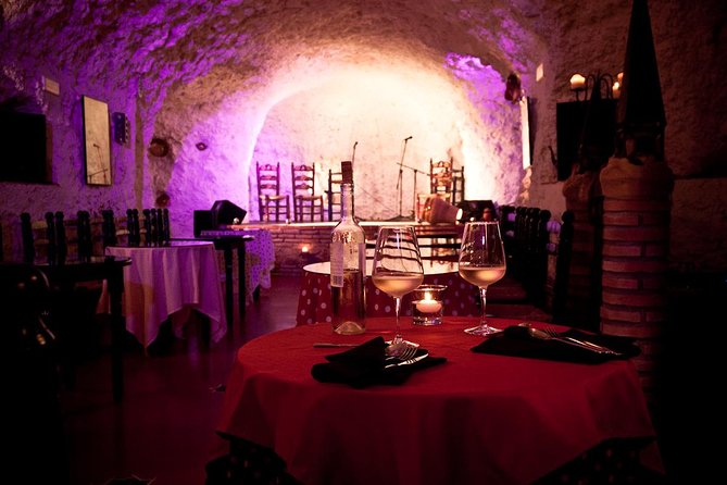 Flamenco Show in a Cave Restaurant in Granada - Duration and Entertainment Highlights