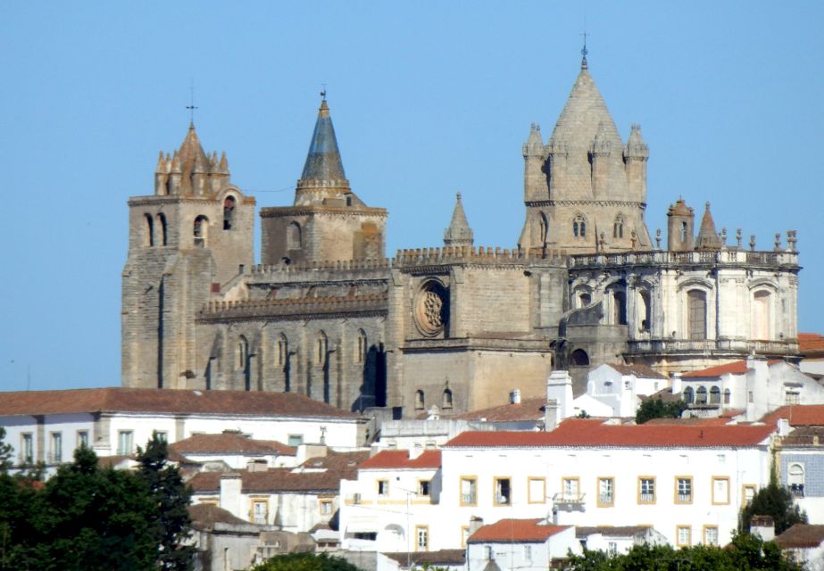 From Lisbon: Full-Day Évora and Almendres Cromlech Tour - Historical Monuments in Évora