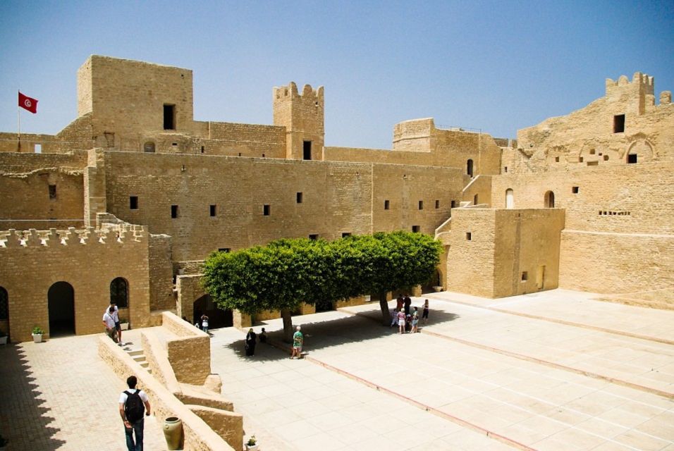 From Tunis: Full-Day El Jem and Monastir Tour - Tour Highlights