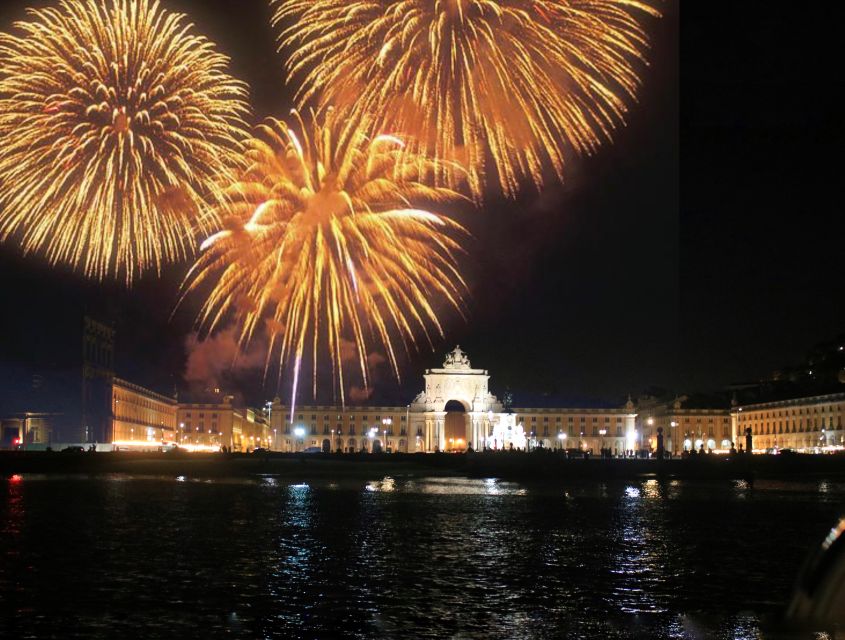Lisbon: New Year's Eve Fireworks Tagus River Sailing Cruise - Activity Overview