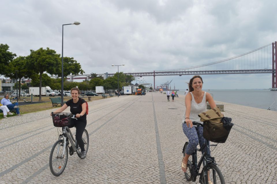 LISBON: Private Bike Tour to Costa Da Caparica Beach - Location and Provider