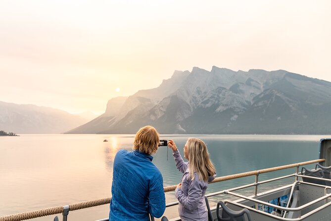Moraine & Lake Louise Hop On / Off Open-Top Double Decker Shuttle Explorer - Bus Schedule and Stops