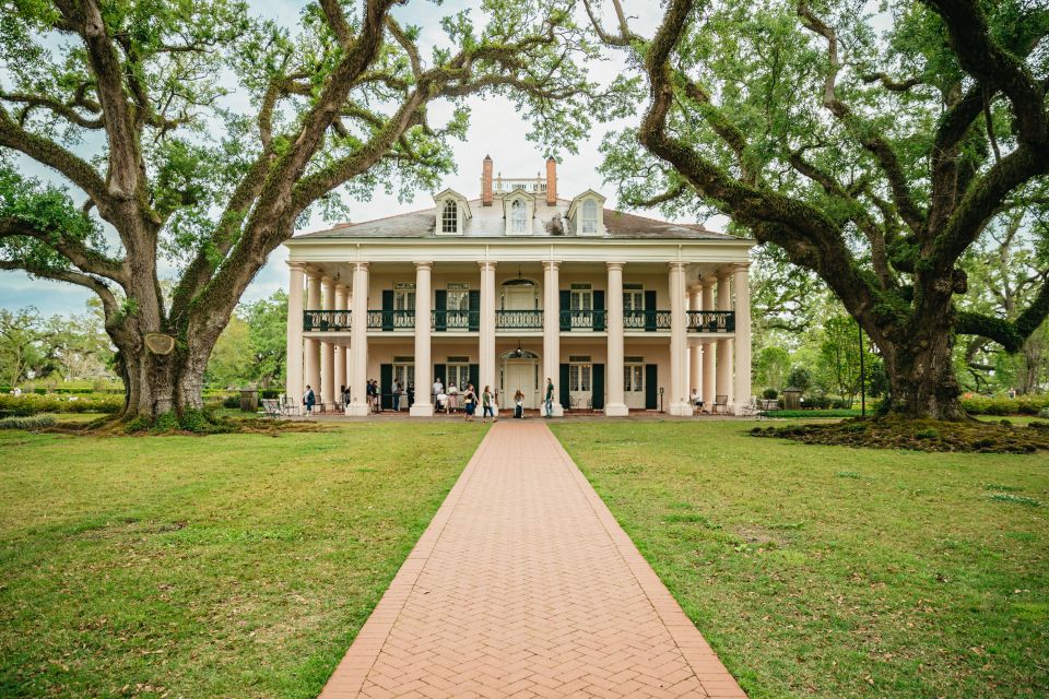 New Orleans: Oak Alley Plantation and Swamp Cruise Day Trip - Transportation Information