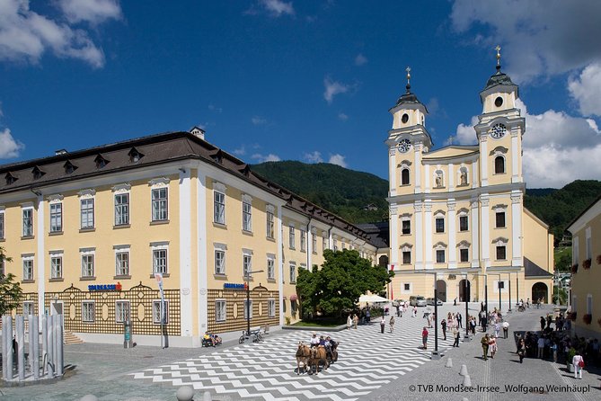 Original Sound of Music Tour Salzburg With Schnitzel and Noodle - Guides and Drivers Insights