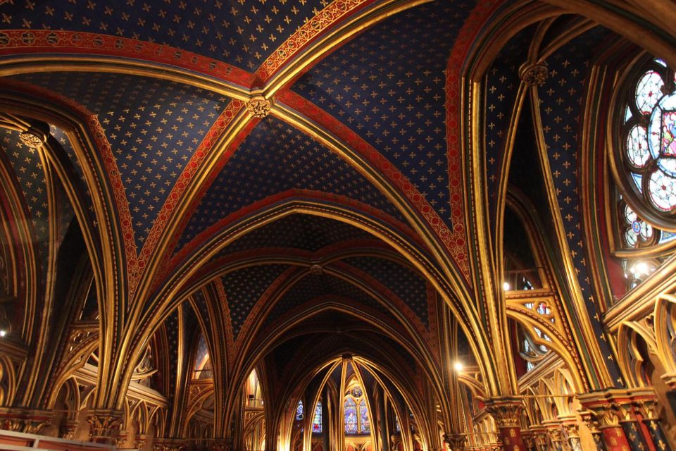 Paris: Sainte Chapelle Guided Tour With Reserved Access - Visitor Experience