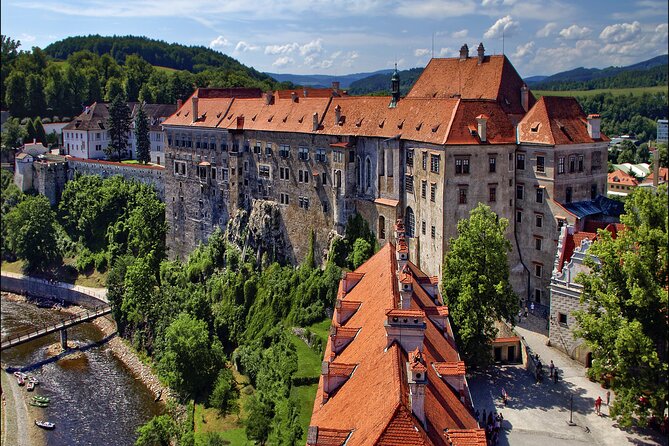 Private Day Trip From Linz To Cesky Krumlov And Back - Itinerary Highlights