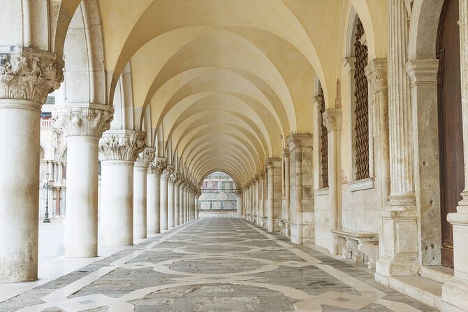 Private Doges Palace and Saint Marks Basilica Walking Tour - Meeting Point Information