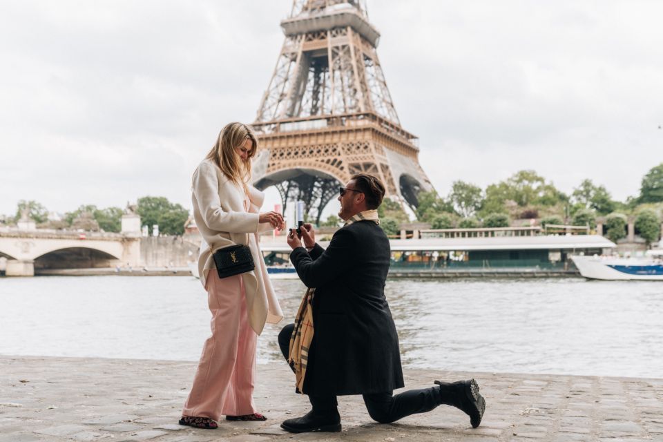 Professional Proposal Photographer in Paris - Duration and Guide Information