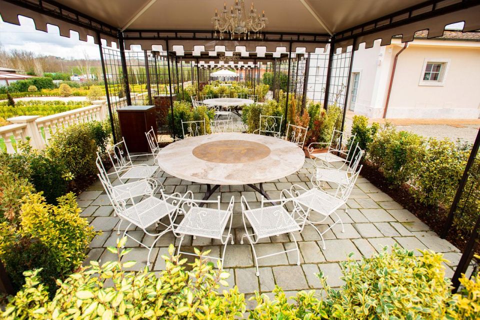 San Gimignano Private Garden Dinner on Royal Terrace - Experience Description