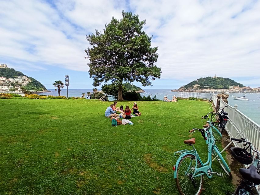 San Sebastián: Discover San Sebastian on a Bike - Activity Highlights