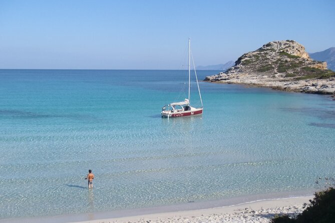 Sea Trip in a Fast and Comfortable Sailboat in Leucate: Half-Day Private Charter - Sailboat Features and Comfort