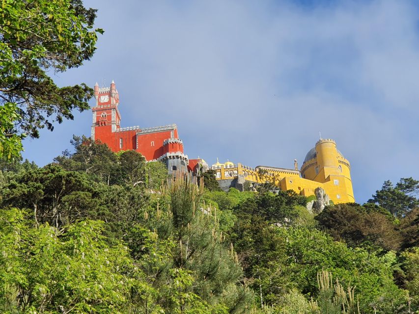 Sintra: Highlights Tour in Sintra on a Tuk Tuk - Itinerary