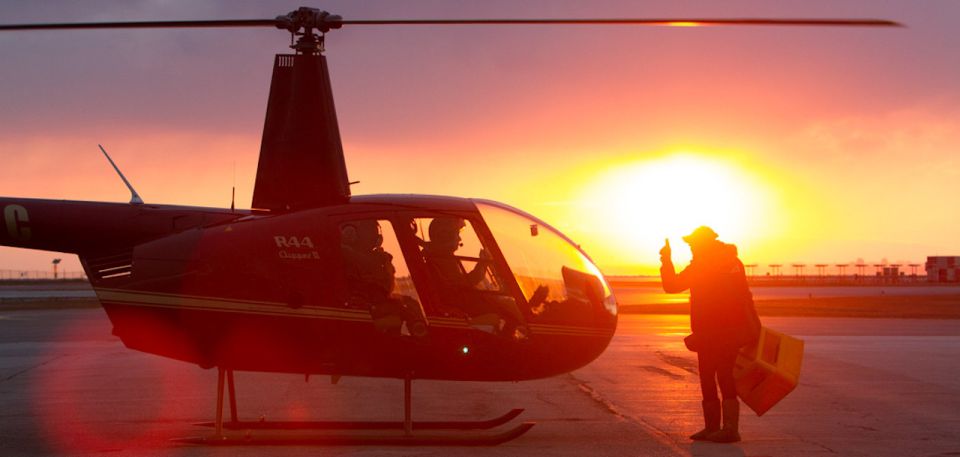 Toronto: Private Twilight Helicopter Tour With Wine - Tour Highlights