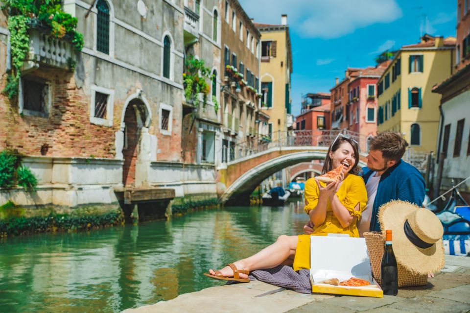 Traditional Italian Food and Venice Old Town Private Tour - Experience Highlights