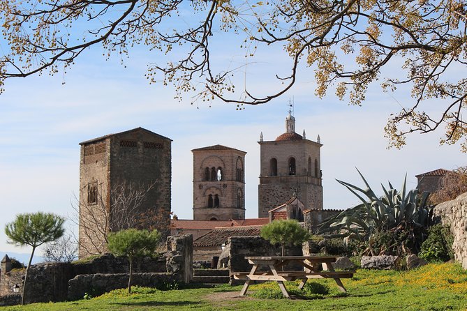 Visit Trujillo Medieval Scene and Route of the Discoverers - Maximum Travelers and Accessibility