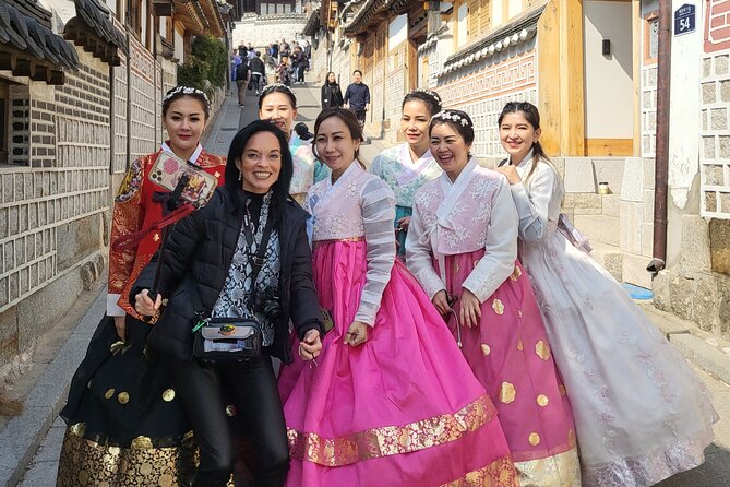 Wearing Hanbok Walking Tour in Bukchon With Liquor Tasting - What to Expect