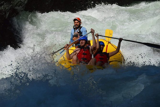 White Water Rafting Upper Naranjo River (Chorro Section, Dec. 15th - May 15th) - Required Rafting Equipment