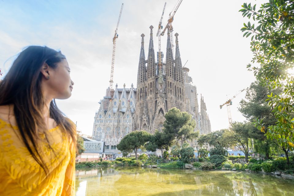 Barcelona: Sagrada Familia Tour & Optional Tower Visit - Inclusions