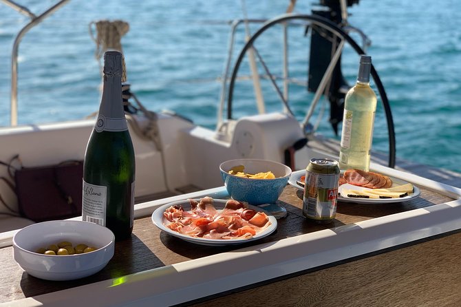 Barcelona Sunset Cruise With Light Snacks and Open Bar - Meeting Point Details