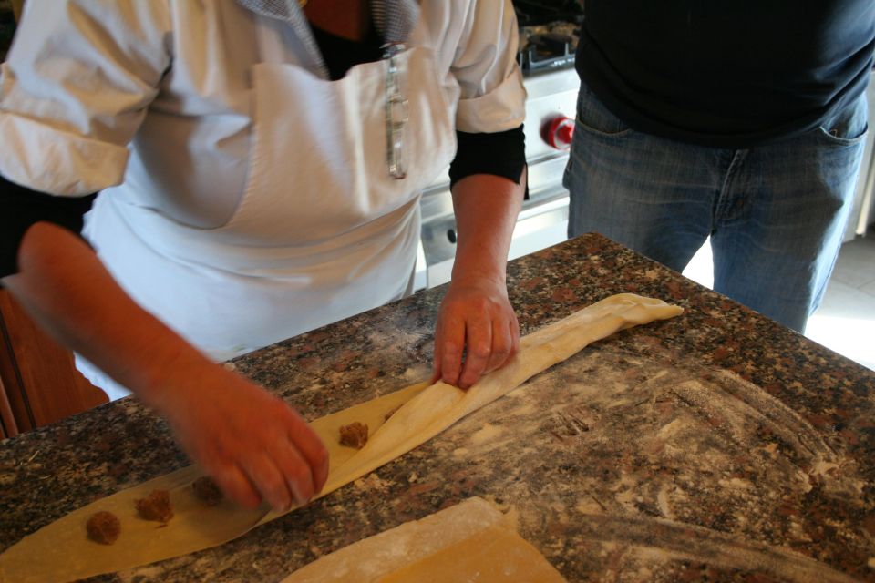 Bellagio: Cooking Class With Lunch With the Chef - Group Size and Highlights