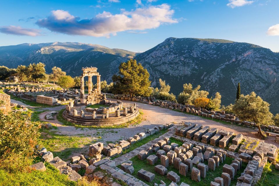 Delphi - Meteora - Day 1 Itinerary