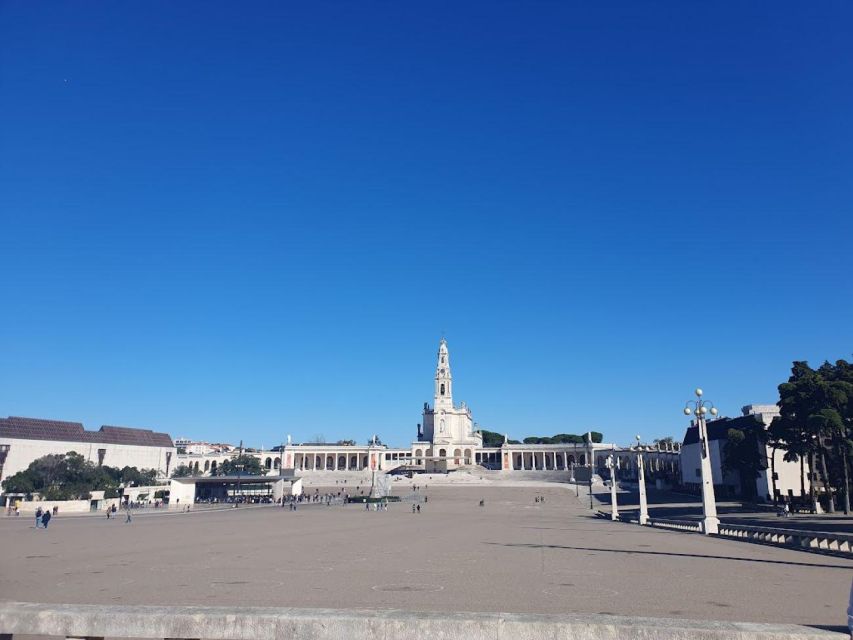 From Lisbon: Tour to Fátima, Batalha and Nazaré - Booking Information